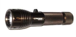 Linterna ELEKTRA 12000: Luz Ideal para Buceo y Snorkeling