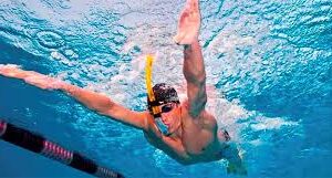 Entrenamiento con Tubo Frontal - Club Natación Estepona